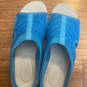 Easy Spirit Turquoise or Medium Blue Slip-on Sandals Traciees2